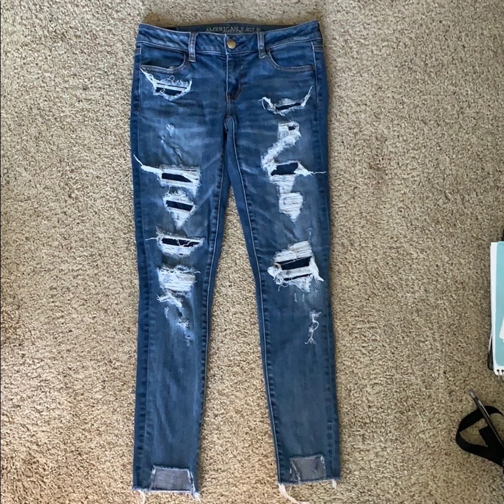 American Eagle Size 4 Super Stretch Ripped Jeans